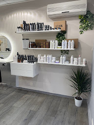 Photo n°5 de studio 25 coiffeur visagiste Barber à Carqueiranne (Tatoueur)