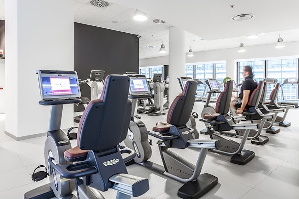 Mi fitness 2. Ми фитнес. Итальянский квартал фитнес клуб. Милан спортклуб. Миранда ехскулизеф фитнес клуб.