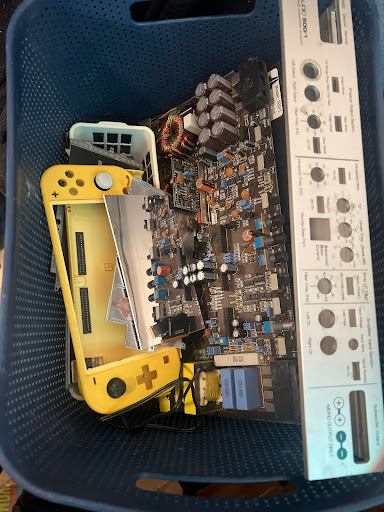 Laneta's computer and electronics repair - Thumbnail