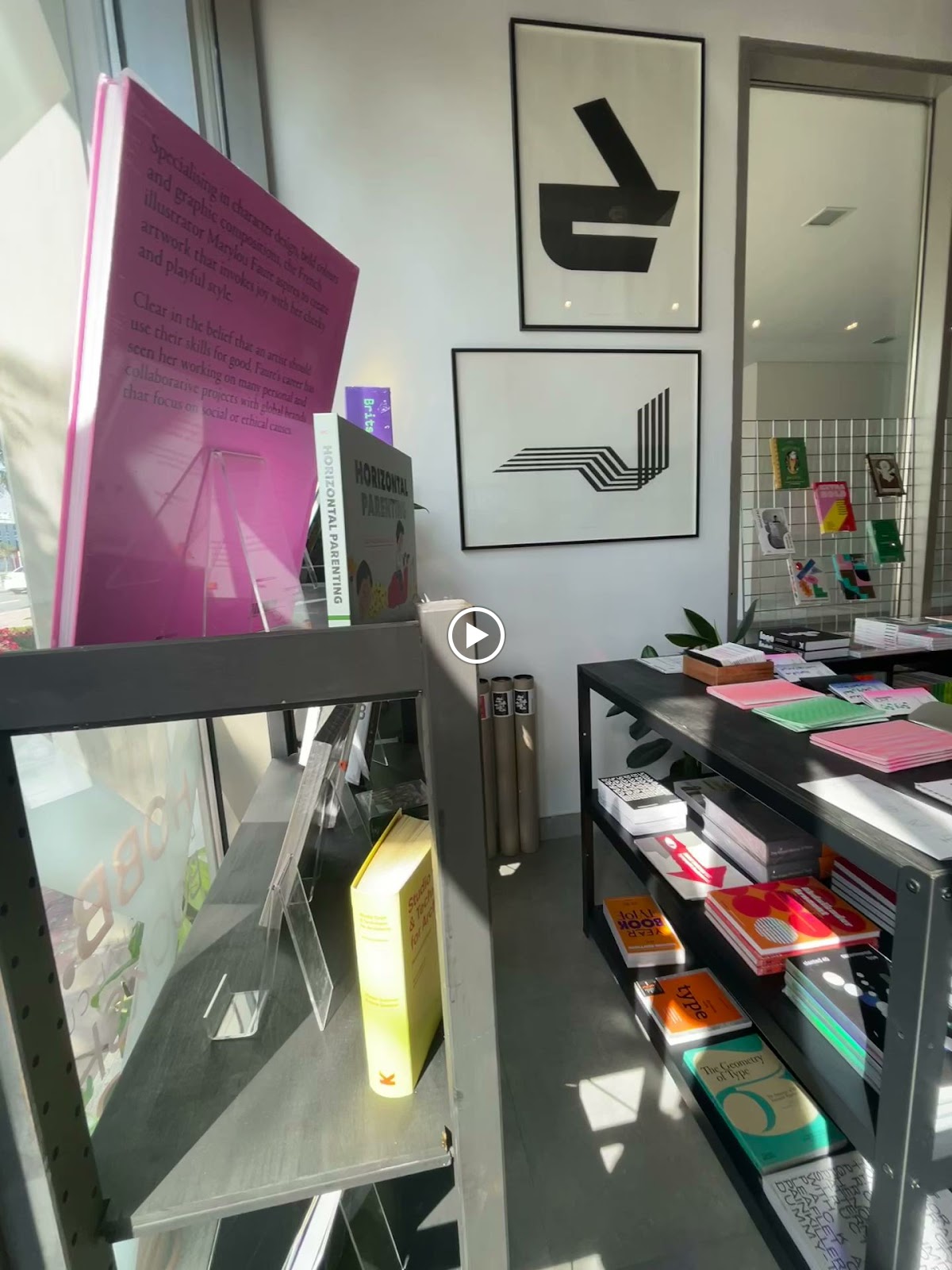 Hobb Design & Visual Culture Bookshop - صورة 3