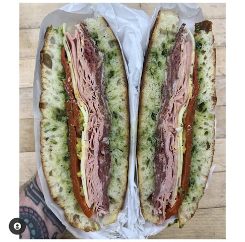 Ollie's Pizza by null