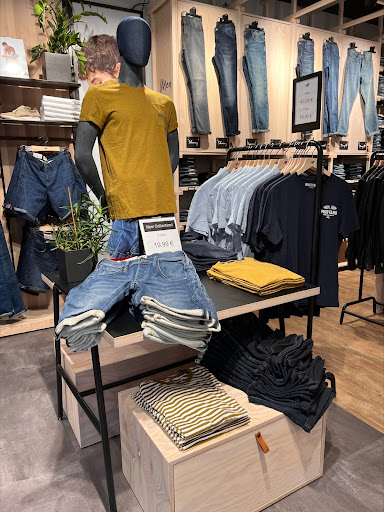 Mustang Store Augsburg - Thumbnail