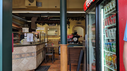 Vinnie's Pizzeria & Ristorante Logo