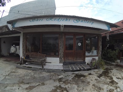 Photos of Shri Redjeki Gallery