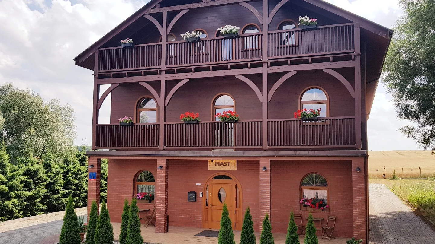 Gościniec Piast - Pokoje i Camper Park