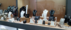 Photo n°9 de Diamant Blanc à Six-Fours-les-Plages (Bijouterie)