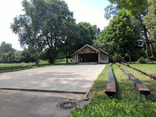 Papilės penkiolikakamienė liepa