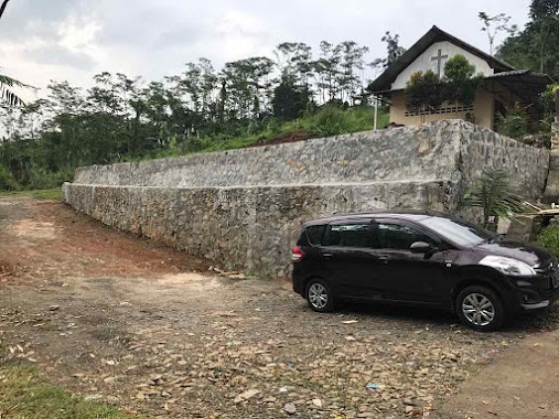 Gereja Toraja Jemaat Gunung Putri, Author: Ezra Masola Tangkesalu