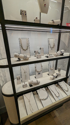 UNOde50 - Sawgrass Mills - Thumbnail
