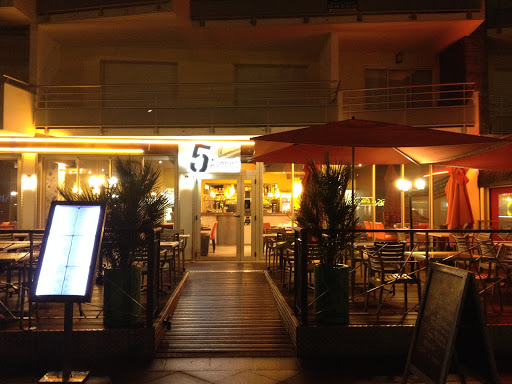 Photo 3 - Cluny Burger Express