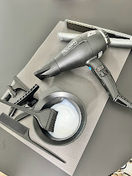 Photo n°6 de Isana Hair Bordeaux - Lissages et soins capillaires à Bassens (Salon de coiffure)