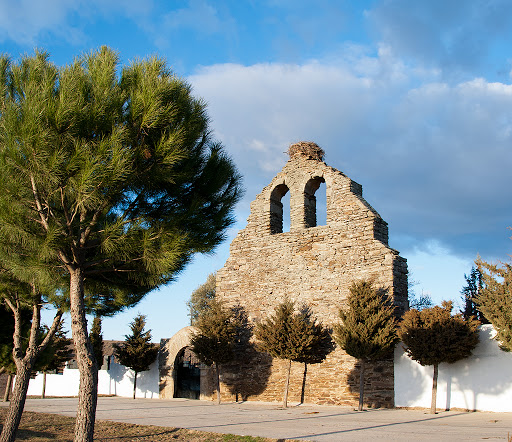 Cementerio Municipal De Manzanal Del Barco