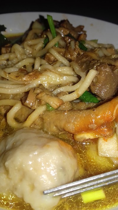 Photos of Raja Meatball & Chicken Noodle