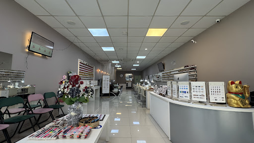 Flamingo Beauty - Luxury Nails in Reading