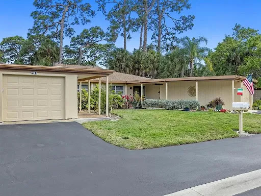 Showtime Realty - Visual