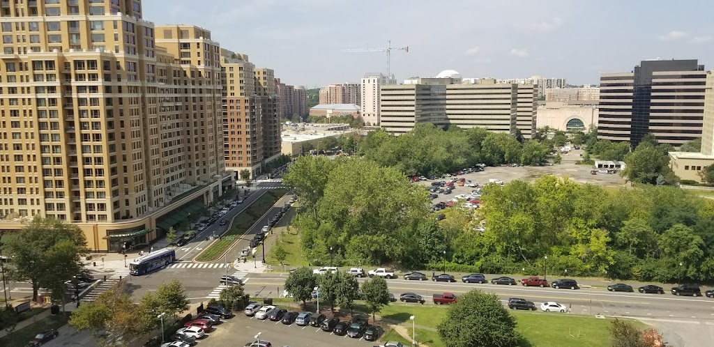 DoubleTree by Hilton Washington DC - Crystal City