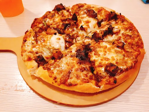 Pizza Hut Hikkaduwa, Author: JaeHyun Lee