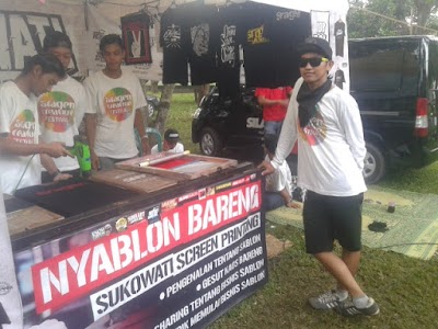 Photos of Retro Sablon