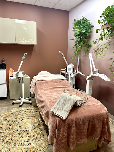 Aura Light Skin & Wellness