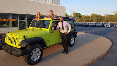 Photos of LaFontaine Chrysler Dodge Jeep Ram of Fenton