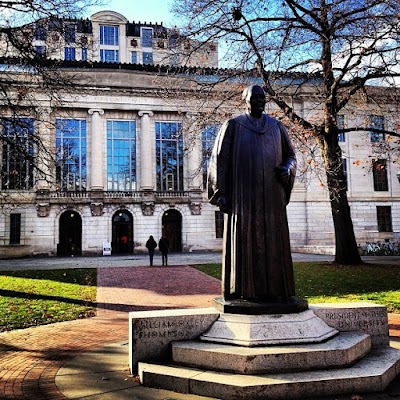 Photos of Thompson Library