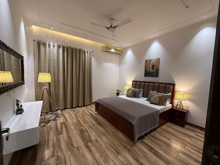 Af1qipmrc08sxutvc4zbcvxubdnnxzqkmtdyllaugui2=s451 K No