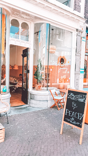 Peachy Juicery & Café