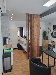 Photo n°22 de Salon Gahé - Coiffure Esthétique à Le Gua (Institut de beauté)