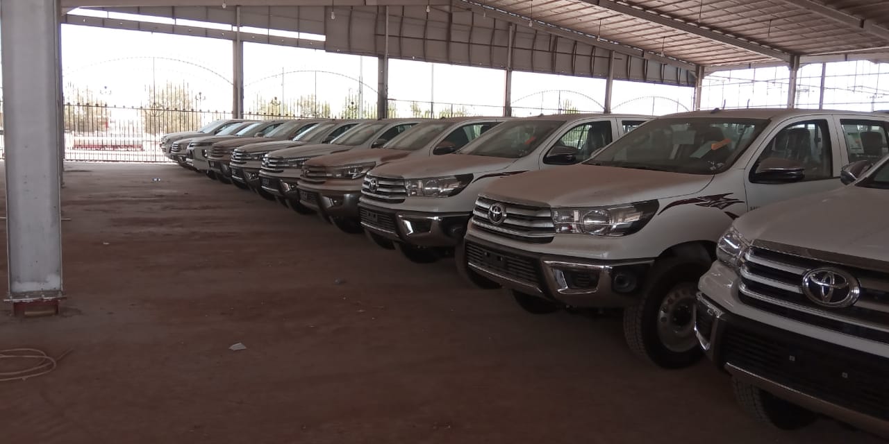 معرض في الفضاء لبيع وشراء السيارات - صورة 2