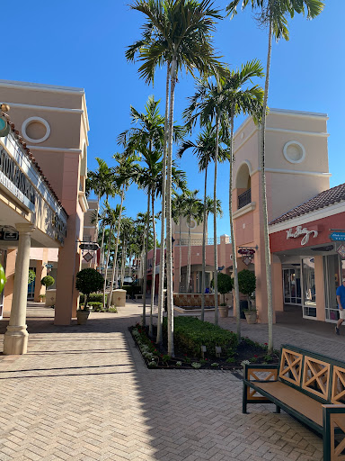 Outlet Naples