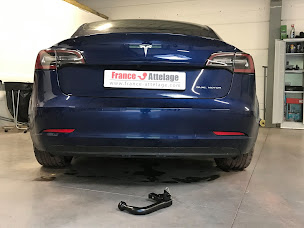 Photo n°18 de FRANCE ATTELAGE Centre de pose LIEVIN à Liévin (Mécanicien de carrosserie automobile)