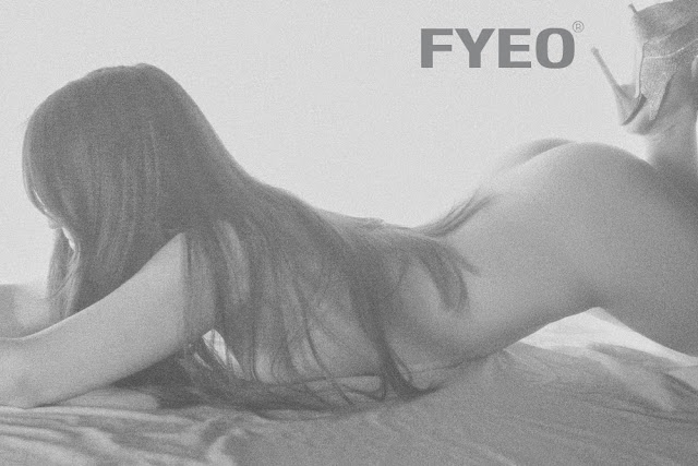 FOR YOUR EYES ONLY PORTRAITS ® Artistic boudoir photography