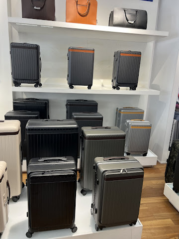 Altman Luggage by null