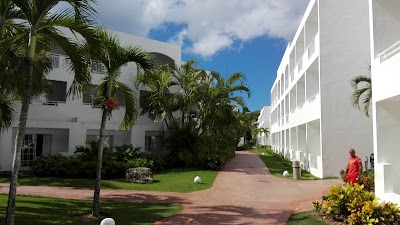 Photos of Be Live Collection Canoa