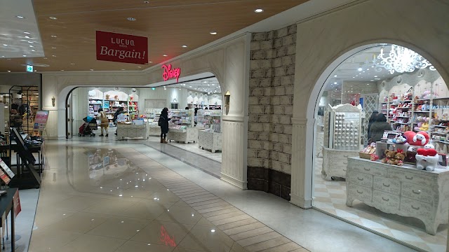 Disney Store LUCUA Osaka