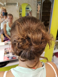 Photo n°7 de SYL'COIFF à Bon-Encontre (Salon de coiffure)