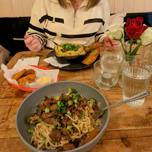 Tam's Kitchen - Visual