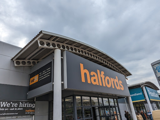 Halfords - Milton Keynes Logo