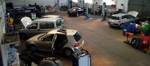 Photo n°2 de Garage BELLEVILLE à Le Grand-Lucé (Atelier de réparation automobile)