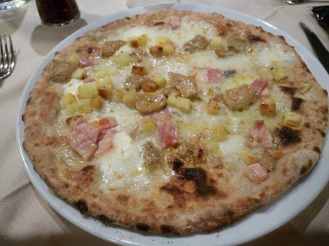 Gourmet Pizza Kitchen