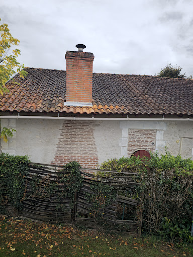 Photo de Sarl couverture renovation maçonnerie CRM à Neuvic (24190)
