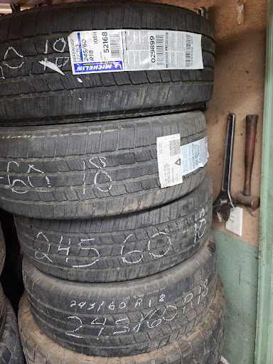 Moore's Parts City & Tire Logo
