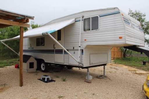 Raw Fun Country RV Logo