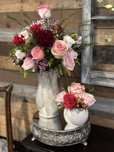 Lacie Anns Floral - Thumbnail