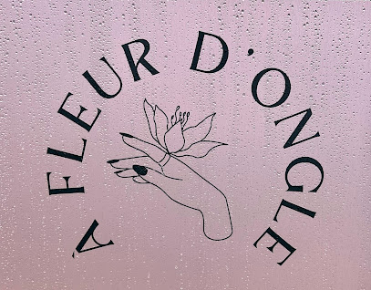 À FLEUR D’ONGLE