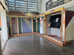 Photo n°15 de La Plateforme du Bâtiment - AUBERVILLIERS à Aubervilliers (Magasin de vêtements professionnels)