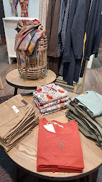 Photo n°11 de NUM&RO 3 à Auray (Magasin de vêtements)