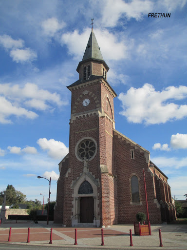 Église catholique Saint-Michel à Fréthun