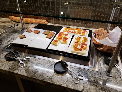 United Polaris Lounge