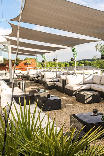 View Lounge - Visual